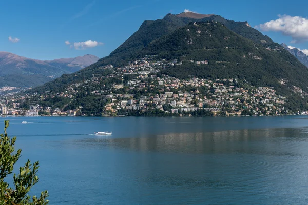 LAKE LUGANO, SUÍÇA / EUROPA - SETEMBRO 21: Vista do Lago Lu — Fotografia de Stock