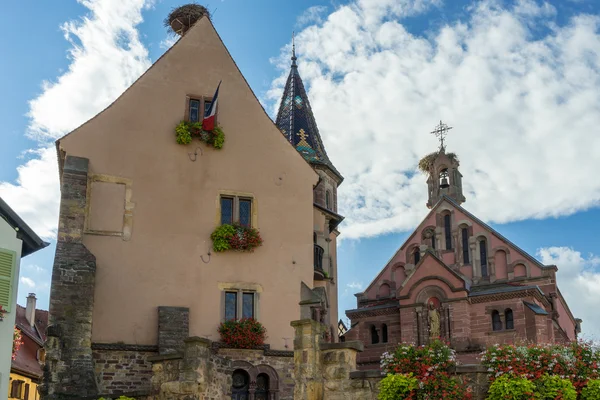 Eguisheim, Fransa / Avrupa - 23 Eylül: Chateau ve St Leon Ch — Stok fotoğraf