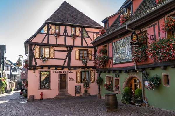 RIQUEWIHR, FRANCIA / EUROPA - 24 DE SEPTIEMBRE: Arquitectura de Riquew — Foto de Stock