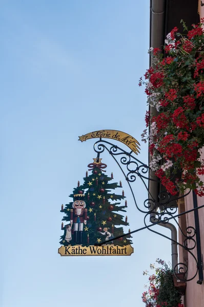 RIQUEWIHR, FRANCE/ EUROPE - SEPTEMBER 24: Kathe Wohlfahrt sign i — Stockfoto