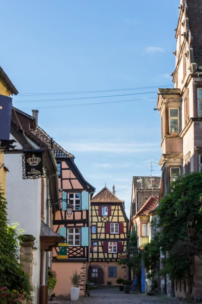 Riquewihr, Frankrike / Europa - 24 September: färgglada hus i Ri — Stockfoto