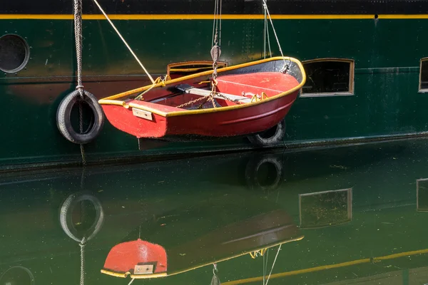 METZ, FRANCE/ EUROPE - SEPTEMBER 24: Barge tender in Metz Lorrai — Stockfoto