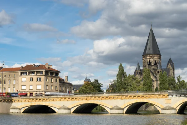 METZ, FRANCIA / EUROPA - 24 SETTEMBRE: Veduta del Tempio Neuf a Metz — Foto Stock