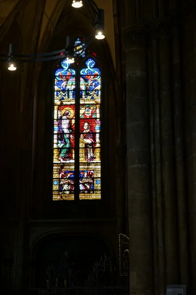 METZ, FRANCIA / EUROPA - 24 DE SEPTIEMBRE: Vista interior de la Catedral —  Fotos de Stock