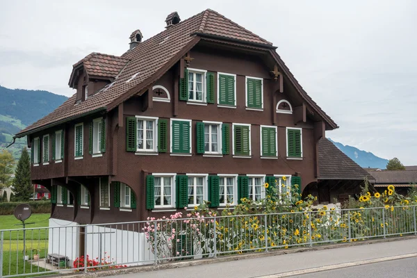 SACHSELN, SWITZERLAND/ EUROPE - SEPTEMBER 22: View of a Swiss ch — Zdjęcie stockowe