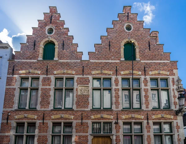 BRUGES, BELGIUM/ EUROPE - SEPTEMBER 25:  Historic gabled buildin — стокове фото