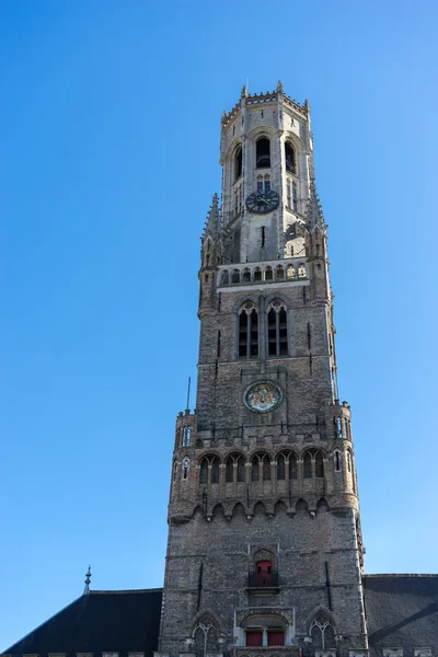 Bruges, Belçika / Avrupa - 25 Eylül: çan kulesine doğru görünümü — Stok fotoğraf