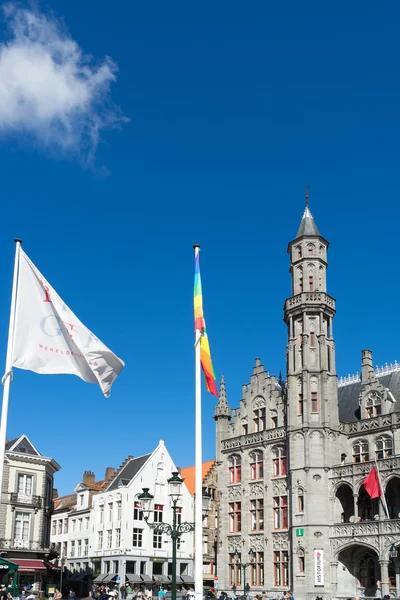 BRUGES, BELGIUM/ EUROPE - SEPTEMBER 25: City Hall in Market Squa — Zdjęcie stockowe