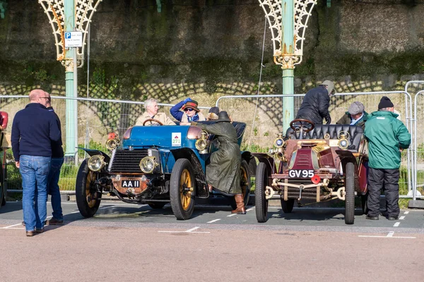 BRIGHTON, EAST SUSSEX/UK - NOVEMBER 1 : Cars just finished Londo