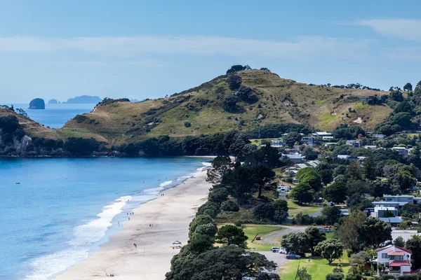 HAHEI, NUOVA ZELANDA - 9 FEBBRAIO: Veduta della spiaggia di Hahei nella Nuova Z — Foto Stock