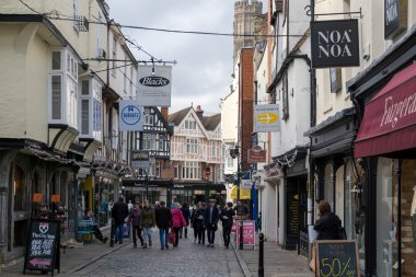 Canterbury, Kent/Uk - 12 Kasım: İnsanlar eski alışveriş ve bir