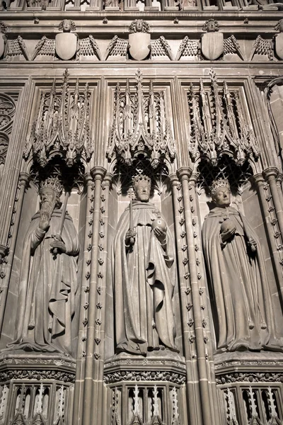 CANTERBURY, KENT / UK - NOVEMBRO 12: Estátuas de Três Reis em Ca — Fotografia de Stock