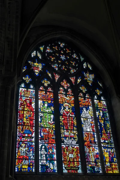 Canterbury, Kent/Uk - 12 November: Gekleurd glas venster in Cant — Stockfoto