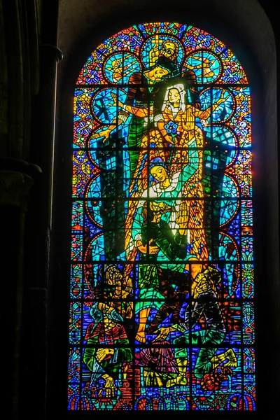 CANTERBURY, KENT/UK - NOVEMBER 12 : Stained Glass Window in Cant — Stock Photo, Image