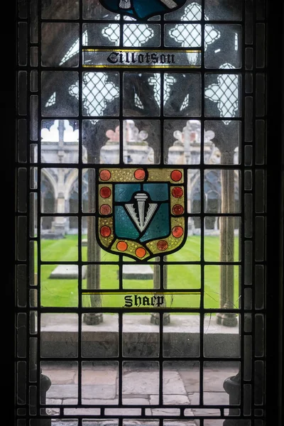 CANTERBURY, KENT / UK - NOVEMBER 12: Stained Glass Window in Cant — стоковое фото
