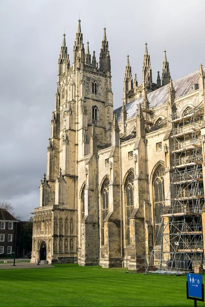 CANTERBURY, KENT / UK - 12 DE NOVIEMBRE: Vista de la Catedral de Canterbury —  Fotos de Stock