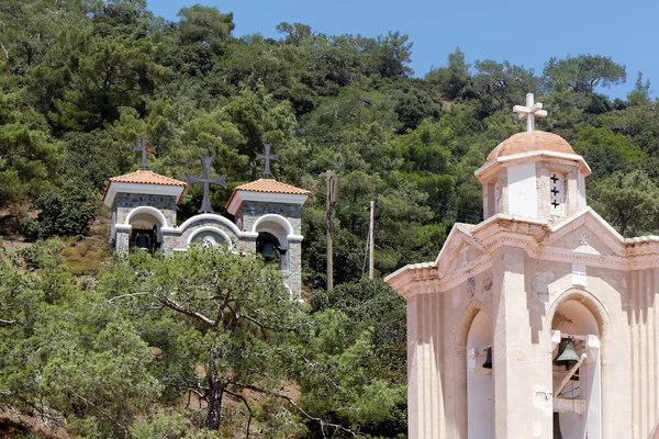 PEDOULAS, CYPRUS/GREECE ஜூலை 21: Pedoul அருகே கிக்கோஸ்கோஸ் மடாலயம் — ஸ்டாக் புகைப்படம்