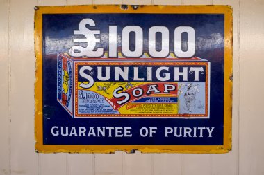 SHEFFIELD PARK, EAST SUSSEX/UK - NOVEMBER 22 : Old advertising s
