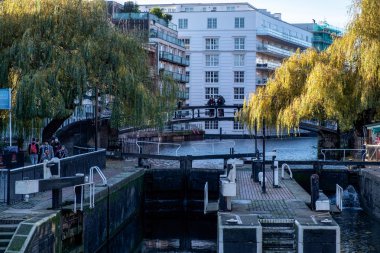 LONDON - DEC 9 : View of Regent's Canal at Camden Lock in London