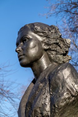 LONDON - DEC 9 : Statue of Violette Szabo in London on Dec 9, 20