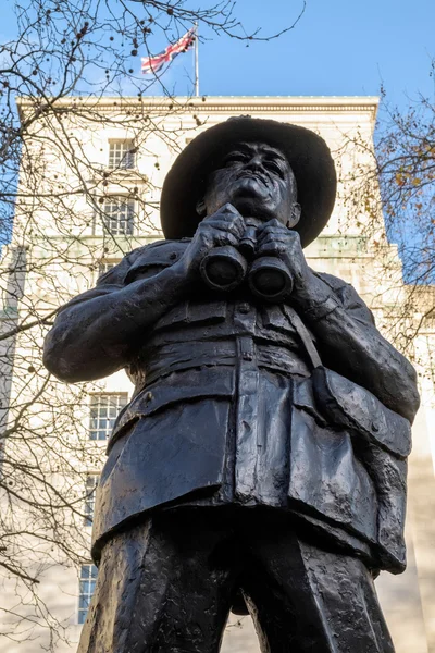 LONDRES - DIC 9: Mariscal de Campo La estatua delgada del vizconde en Whit —  Fotos de Stock