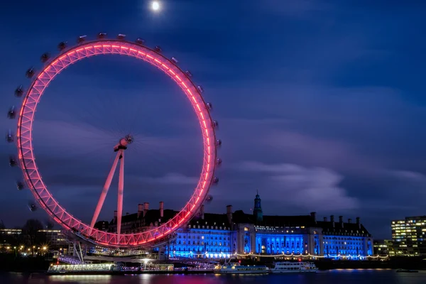 Londra - Aralık 20: Londra'da gece London Eye görünümünü d — Stok fotoğraf