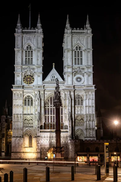 LONDON - DEC 20 : View of Westminster Abbey at Nighttime in Lond — Stock Photo, Image
