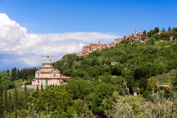 Montepulciano, Toskánsko/Itálie - květen 17: Churc pohledu San Biagio — Stock fotografie