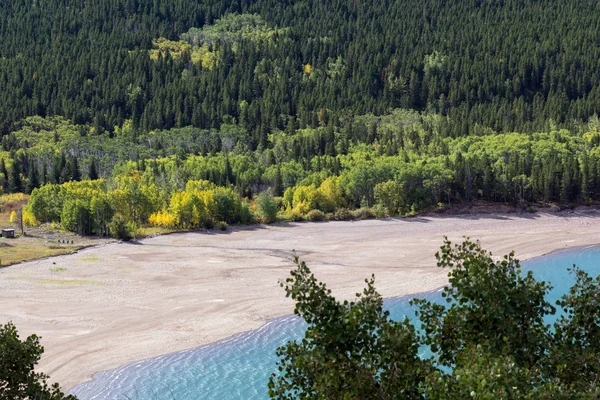 Litoral de Lower Two Medicine Lake — Fotografia de Stock