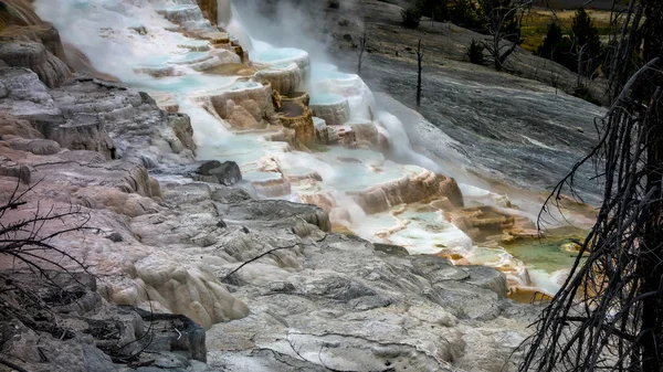 Vista de Mamut Hot Springs — Foto de Stock