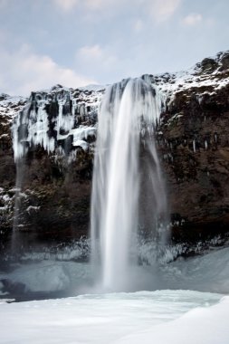 Seljalandfoss şelale kış görünümü