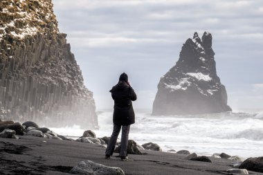 Reynisfjara/İzlanda - Şubat 02: Reynisfjara volkanik Beac görünümünü