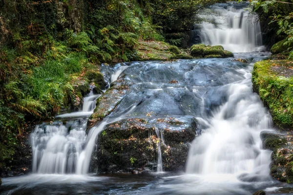 Wasserfall am East lyn River — Stockfoto