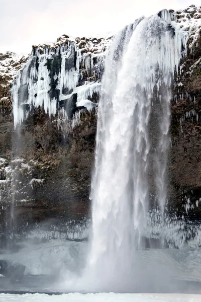 Seljalandfoss şelale kış görünümü — Stok fotoğraf