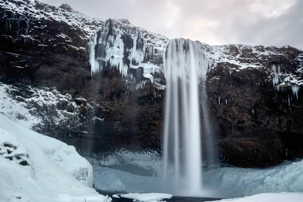 Weergave van Seljalandfoss waterval in de Winter — Stockfoto