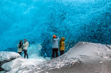 Jokulsarlon/İzlanda - Şubat 03: Kristal buz Mağarası yakınındaki Jokulsarlon