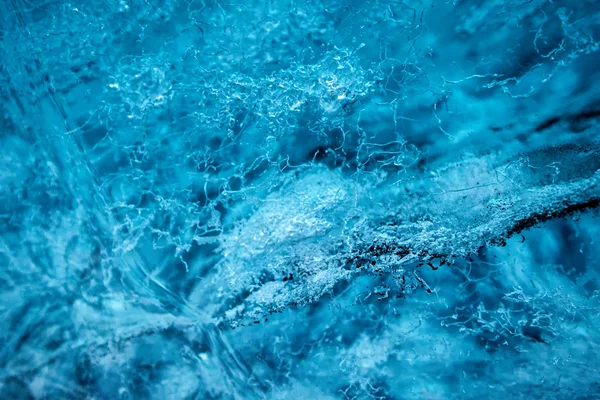 Cueva de hielo de cristal cerca de Jokulsarlon — Foto de Stock