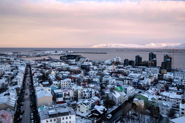 REYKJAVIK/ICELAND - FEB 05 : View over Reykjavik from Hallgrimsk — Stock fotografie