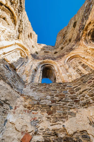 Ruinas del castillo Okor — Foto de Stock