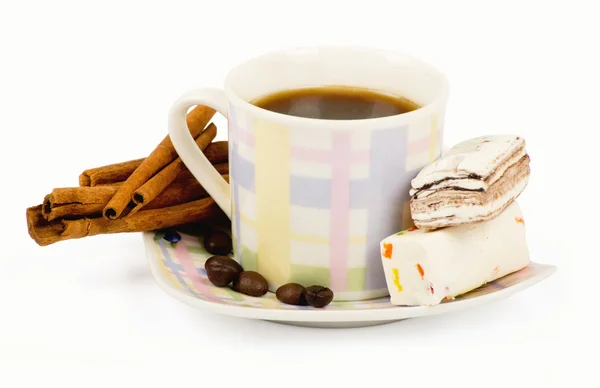 Xícara de café com doces uma canela — Fotografia de Stock