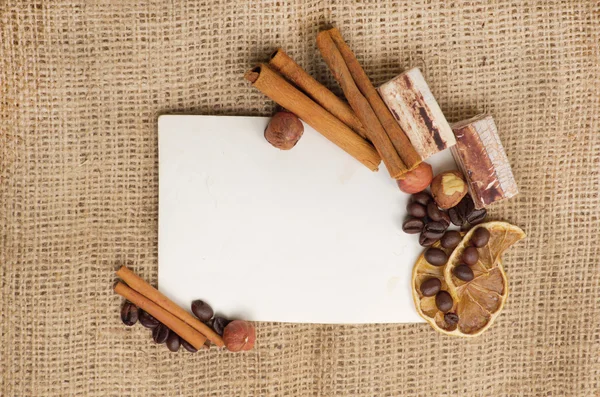 Papel viejo con especias y dulces —  Fotos de Stock