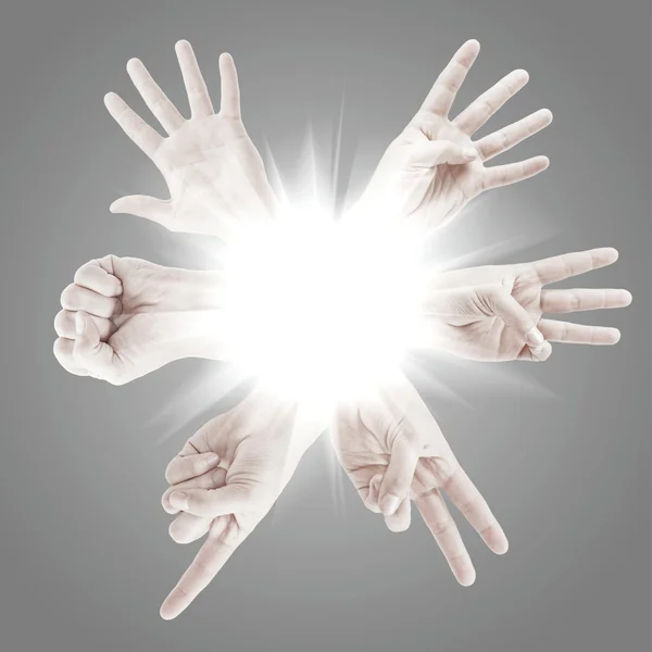 Liczenia mężczyzna ręce (0-5) na białym tle — Zdjęcie stockowe