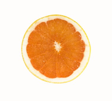 RIPE izole kırmızı greyfurt dilimlenmiş