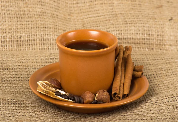 Tazza di caffè con cannella — Foto Stock