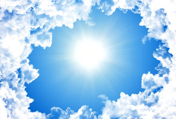 Sun in bright blue sky — Stock Photo, Image