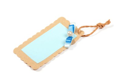 kahverengi dize ile bağlı boş etiket