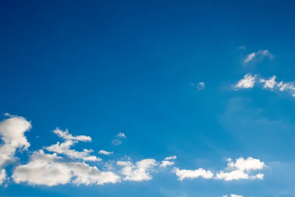 Blauer Himmel Hintergrund — Stockfoto