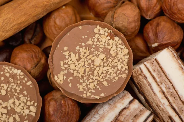 Chicchi di caffè, cannella e noci — Foto Stock