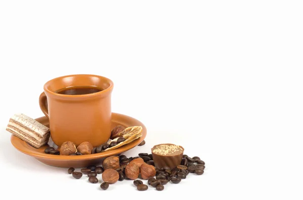 Чашка кави з інгредієнтами — стокове фото