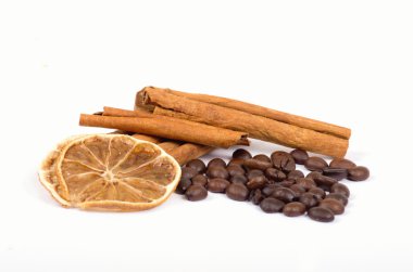 kahve çekirdekleri, tarçın ve limon